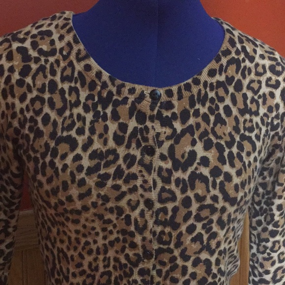 H&M Leopard short button down sweater cardigan 2 - Picture 2 of 8